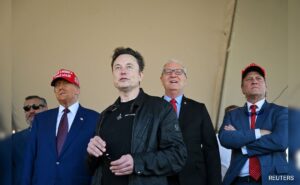 Read more about the article SpaceX Fails To Repeat Starship Booster Catch, As Trump Looks On