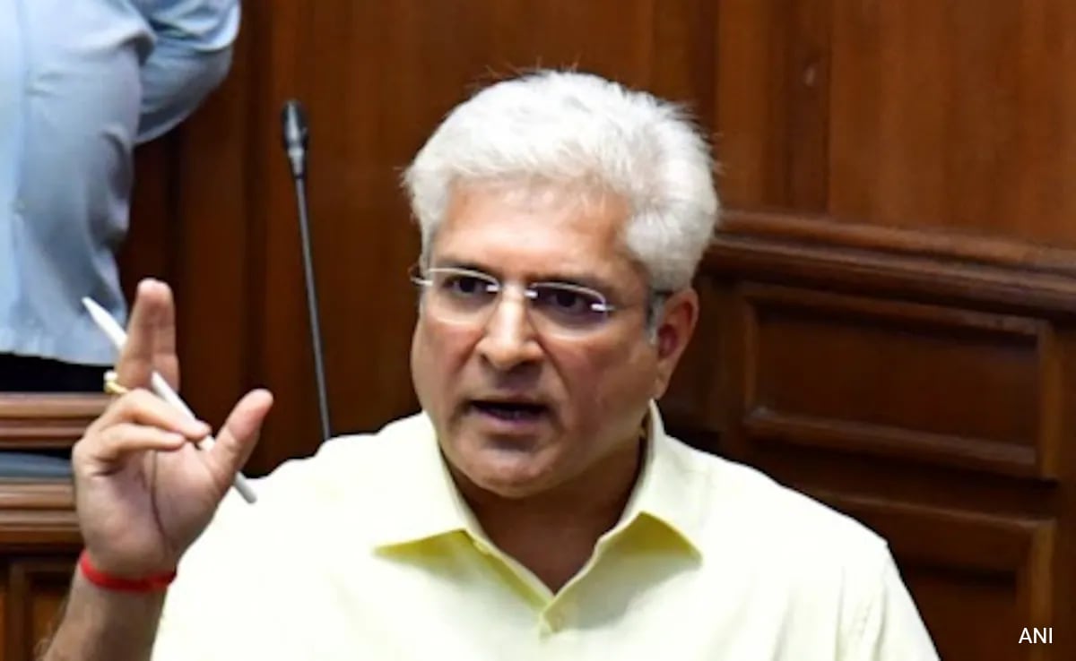 Read more about the article Kailash Gahlot Resigns From AAP, 5 Facts About The Delhi Transport Minister Arvind Kejriwal Atishi