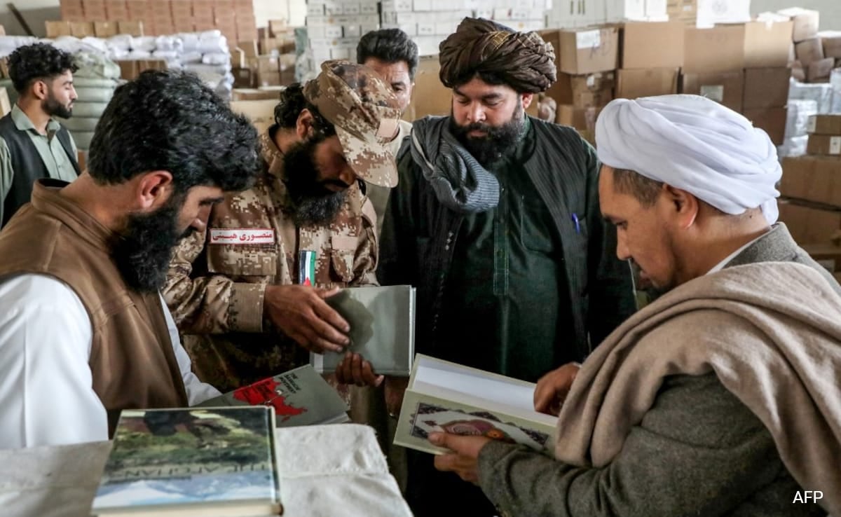 Read more about the article Taliban Removes ‘Un-Islamic’ Books, Anti-Government Literature