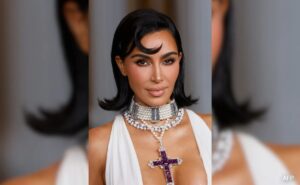 Read more about the article Kim Kardashian Slammed For Wearing Princess Diana’s $200,000 Cross Necklace