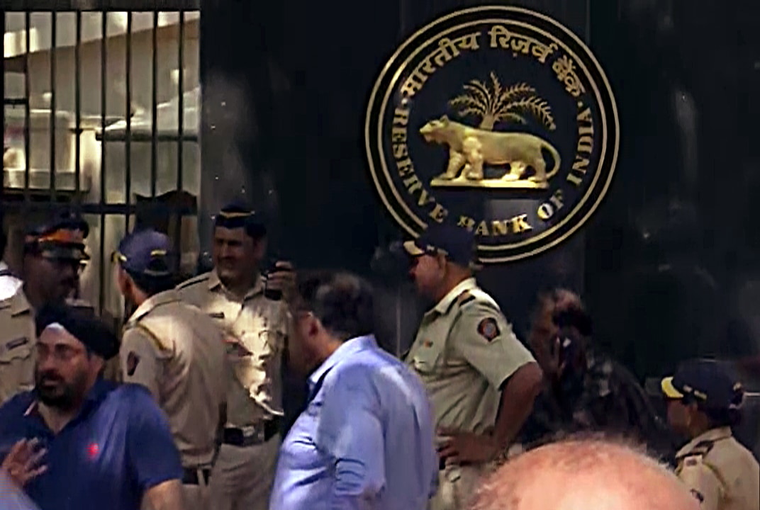 Read more about the article RBI Customer Care Gets Bomb Threat, Caller Claims To Be Lashkar E Taiba CEO: Sources