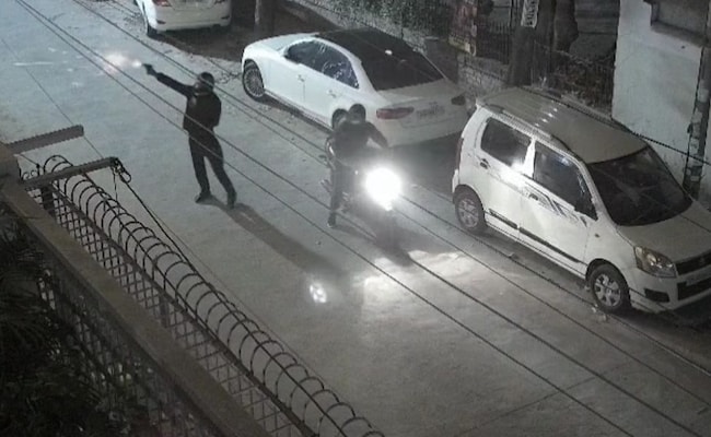 On Camera, Bishnoi Gang's Rival Fires 8 Times At Delhi Businessman's House