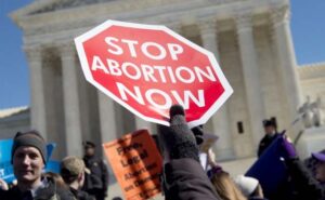 Read more about the article Britain Has Banned Protests Outside Abortion Clinics, But Silent Prayer Is Gray Area