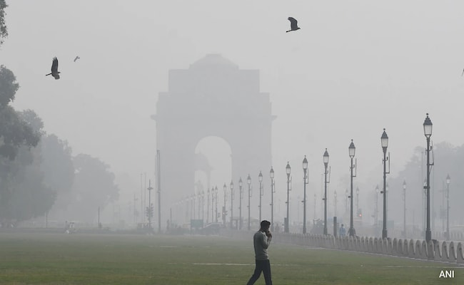 Read more about the article Delhi’s Temperature Goes Below 5 Degrees In Early December, Breaks 14-Year Record