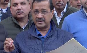 Read more about the article Arvind Kejriwal Meets Poll Body, Claims Names Deleted From Voter List