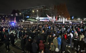 Read more about the article How South Korea’s Night Of Chaos Unfolded