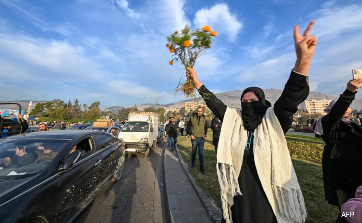 Read more about the article After Assad’s Fall, Syrian Opposition Flag Unfurled At Athens Embassy