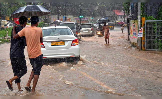 Red Alert Issued For Heavy Rainfall In Kerala Districts