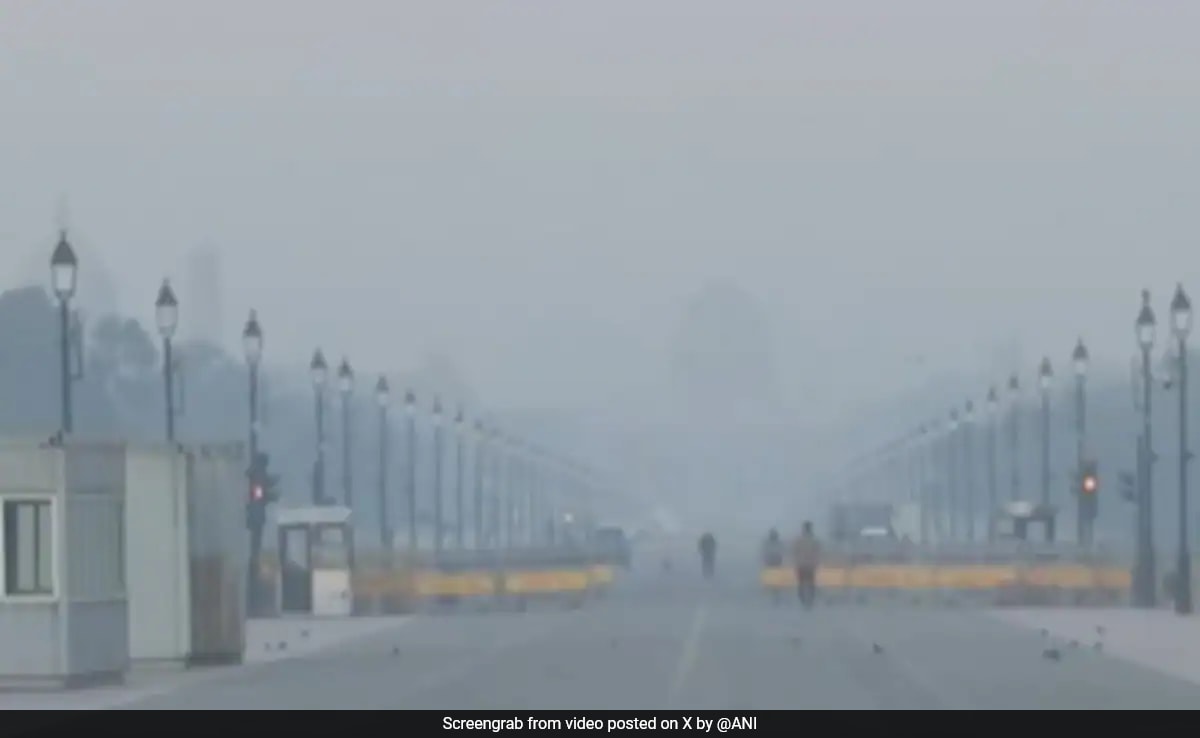 Read more about the article Delhi Records Coldest Morning Of Season As Temperature Drops To 4.9 Degrees