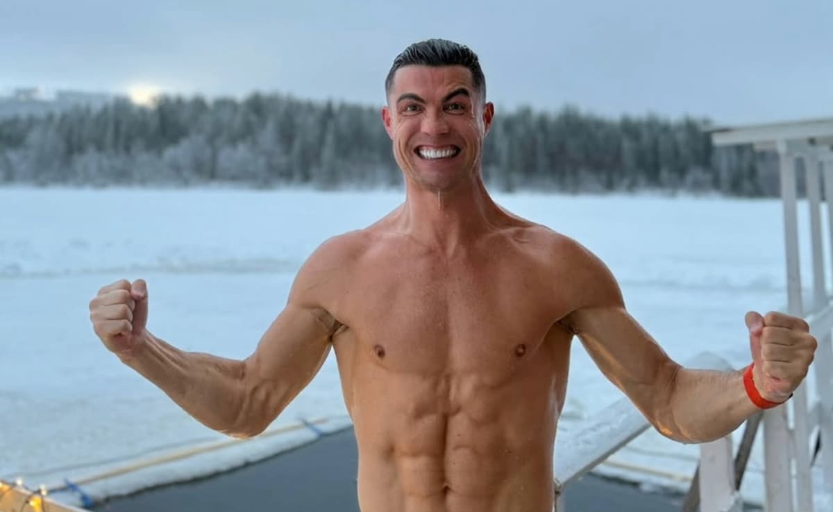 Read more about the article Cristiano Ronaldo Takes Dip In Freezing Pool On Finland Vacation, Video Clocks 213 Million Views