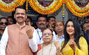 Read more about the article New Middle Name For Devendra Fadnavis In Invite For Maharashtra Swearing-In