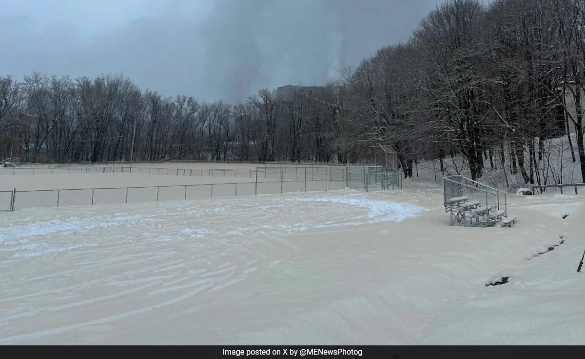 Brown Snow Falls All Over US Town Prompting Warning From Officials