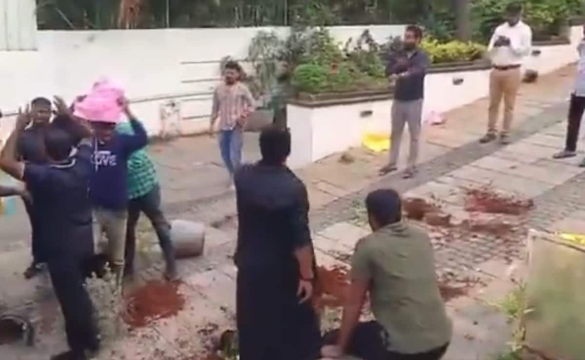 Tomatoes Thrown, Protest Outside Allu Arjun's Home Over Stampede Death