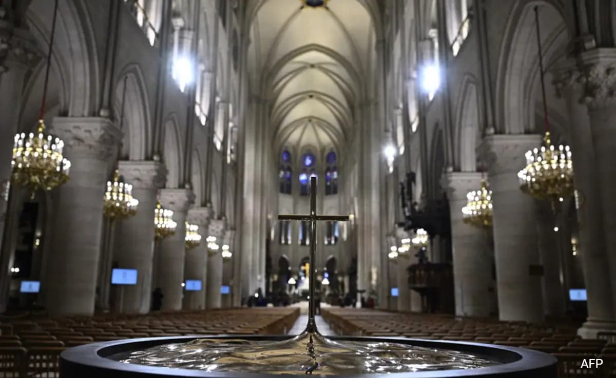 Read more about the article Notre-Dame Cathedral Holds First Mass After Five-Year Long Restoration