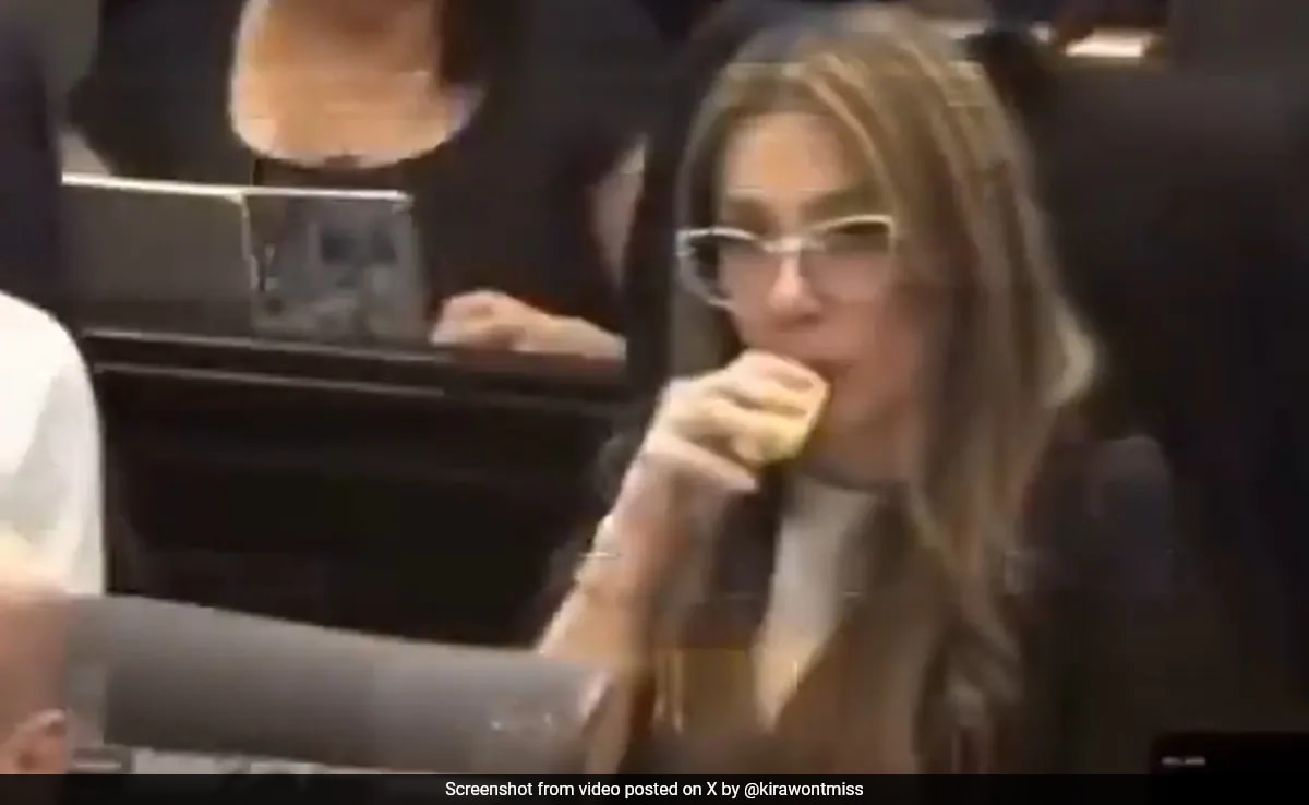 Colombian Lawmaker Caught Vaping In Parliament During Healthcare Debate, Apologises After Backlash