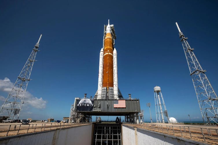 SLS rocket on pad 39B