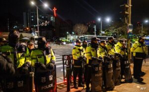 Read more about the article South Korean President Withdraws Martial Law After Lawmakers Defy Him