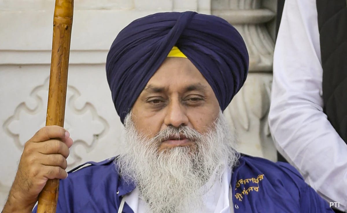 Read more about the article Sukhbir Badal Performs ‘Sewa’ At Punjab Gurdwara, Fifth Day Of Punishment