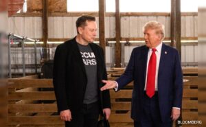 Read more about the article Elon Musk, Jeff Bezos Dine With Donald Trump At Mar-a-Lago