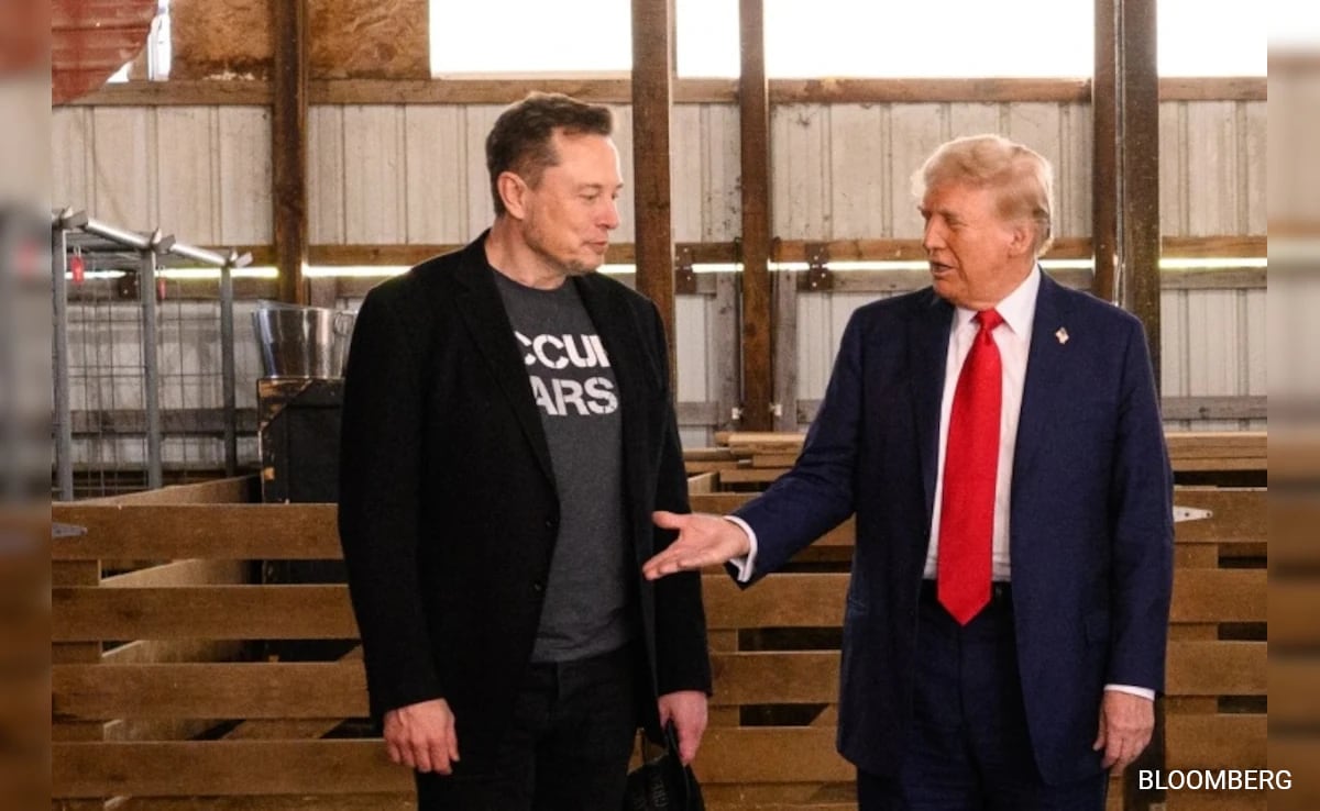 Elon Musk, Jeff Bezos Dine With Donald Trump At Mar-a-Lago