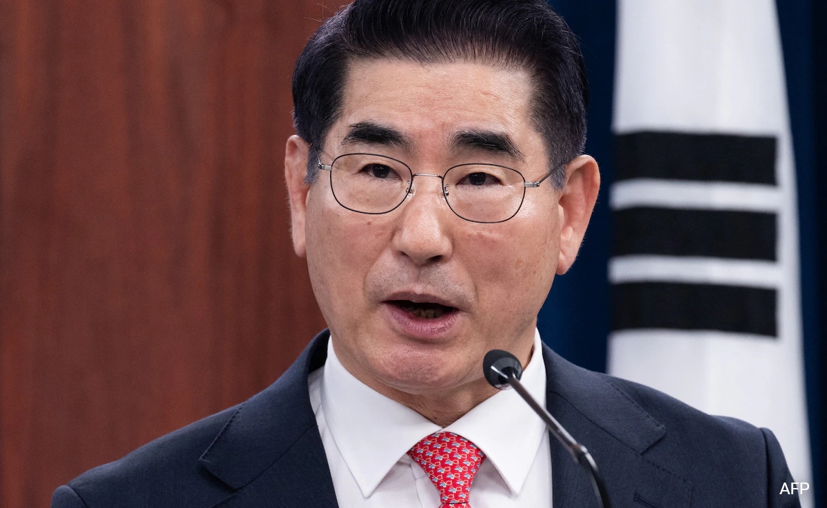 Read more about the article South Korean Defence Minister Resigns Amid Row Over Martial Law