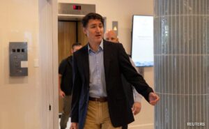 Read more about the article Justin Trudeau Meets Donald Trump In Florida As Tariff Threats Loom