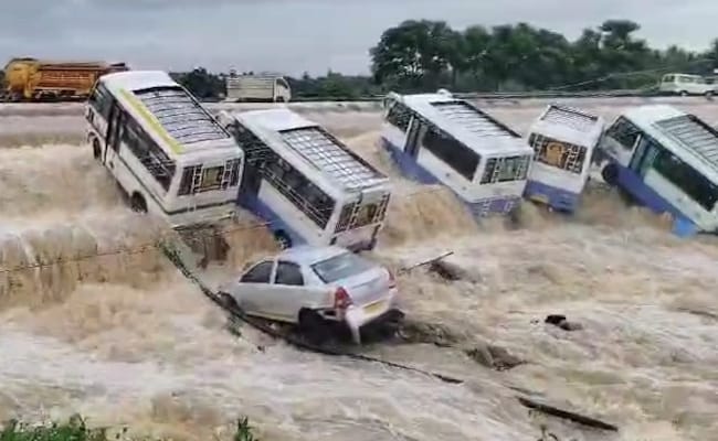 Read more about the article Buses Swept Away By Flood Waters After Cyclone Fengal Landfall In Tamil Nadu Puducherry