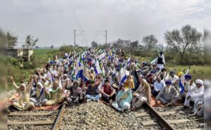 Read more about the article Farmers To Stage ‘Rail Roko’ In Punjab At 12 Noon Tomorrow