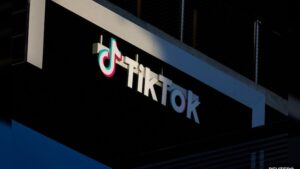 Read more about the article Microsoft In Talks To Acquire TikTok: Donald Trump