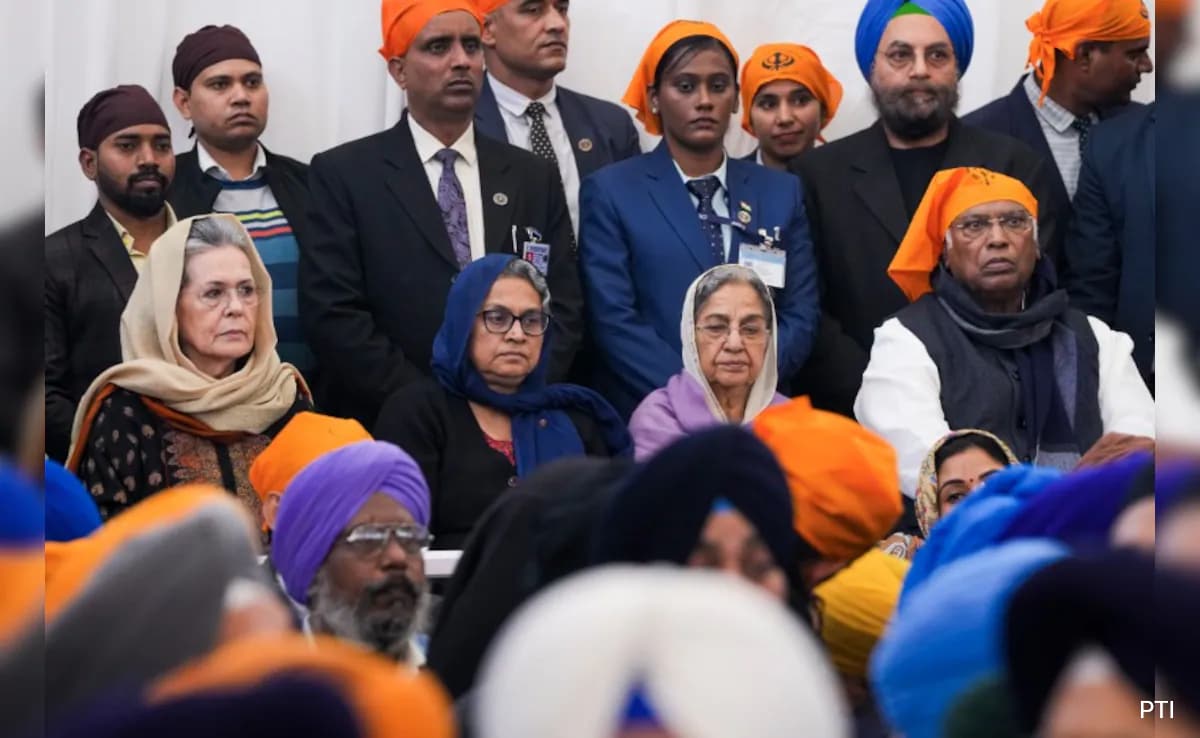 Read more about the article Sonia Gandhi, Mallikarjun Kharge Attend Manmohan Singh’s Prayer Meeting In Delhi