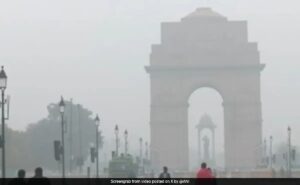 Read more about the article Delhi’s AQI slips back to ‘poor’ levels, cold wave persists