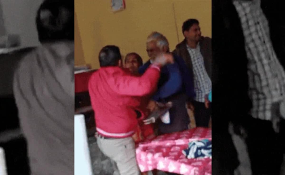 Read more about the article Official Thrashes Woman At Madhya Pradesh Government Office, Suspended