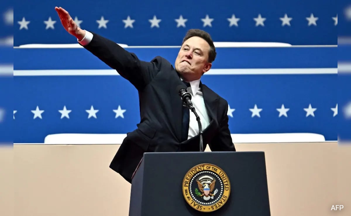 Read more about the article Musk Calls To “Defund” Wikipedia After His Gesture Compared To Nazi Salute