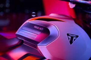 Read more about the article Triumph Trident 800 unveiled | Autocar India