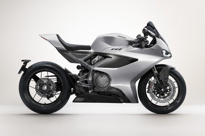 Norton Manx R right side profile static in studio