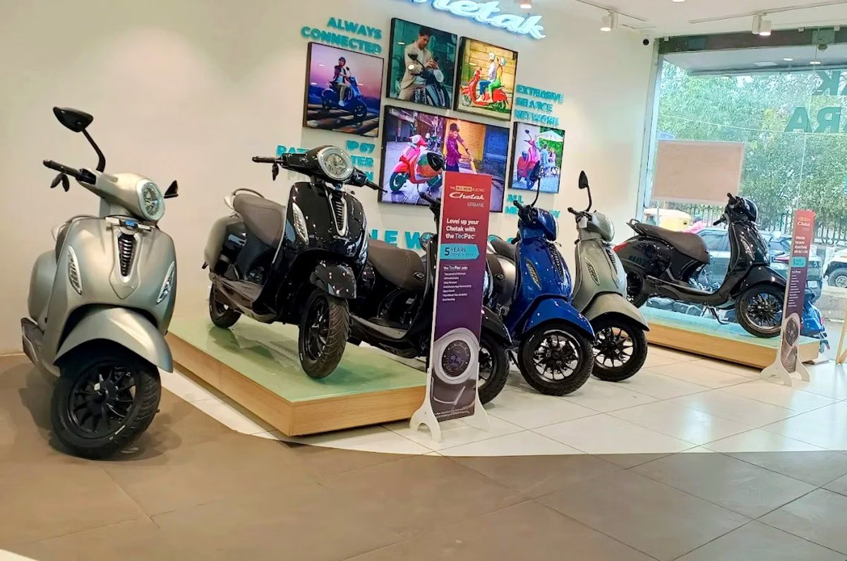Bajaj Chetak showroom image
