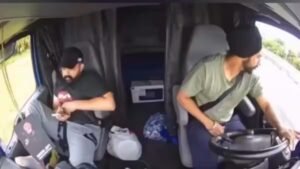 Read more about the article US bans 7,200 Truckers Over Failed English Tests — Indian-Origin Drivers Among Worst Hit – Firstpost