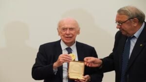 Read more about the article James Watson, Nobel laureate & co-discoverer of the DNA structure, dies at 97 – Firstpost