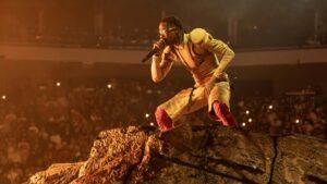 Read more about the article 24 phones, 12 gold chains of attendees stolen during Travis Scott’s Mumbai concert – Firstpost
