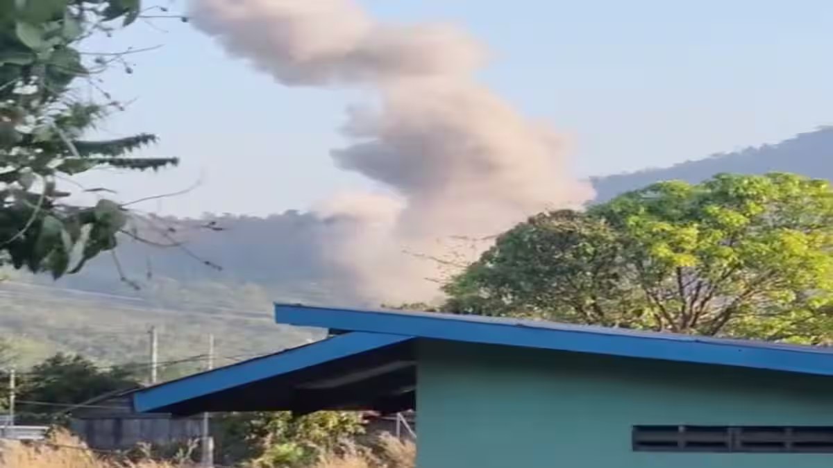 Cambodia accuses Thailand of ‘ruthless’ air strikes as border peace talks continue – Firstpost