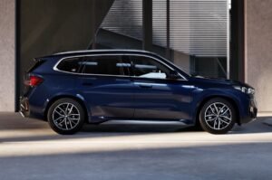 Read more about the article BMW iX1 LWB gets new exterior colour and interior upholstery option
