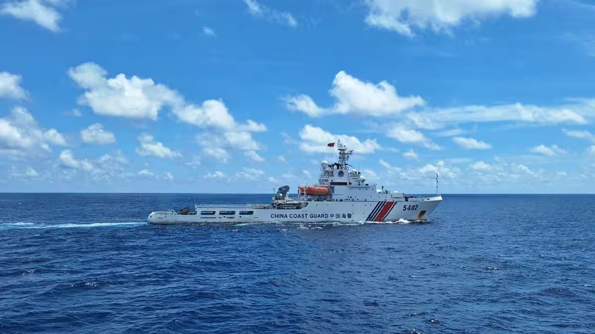 Read more about the article Philippines says Chinese flares fired at patrol plane over disputed South China Sea – Firstpost