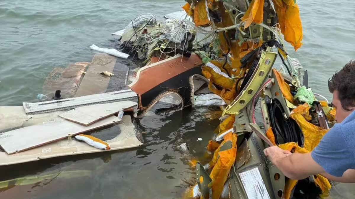 Locals pull survivor from wreckage after Mexican plane crash in Galveston Bay – Firstpost