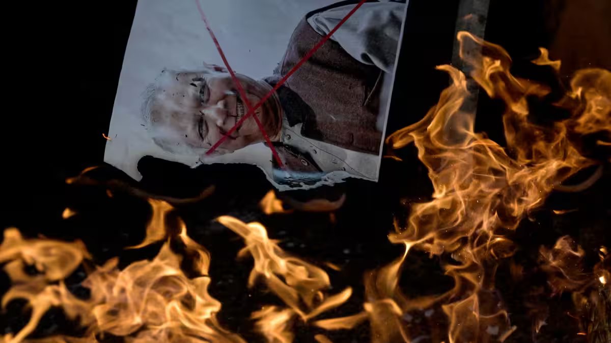 How death of Sharif Osman Hadi has put Muhammad Yunus in a tight spot – Firstpost