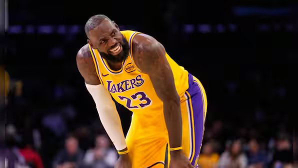 Read more about the article LeBron James sacrifices epic 18-year streak to set up Lakers’ buzzer-beating win over Raptors – Firstpost