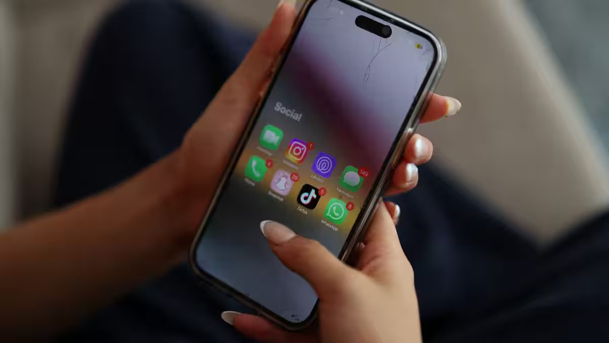 Why your entry to the US might depend on your social media history – Firstpost