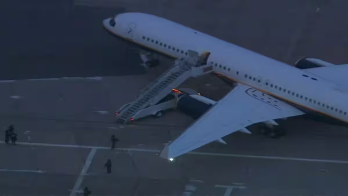 'Captured' Maduro, wife arrive in New York to face US charges. What's next for Venezuelan president – Firstpost