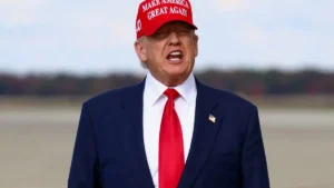 Read more about the article UK leader brands Trump a bully and corrupt, warns US-UK ties at risk amid Greenland tensions – Firstpost