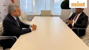 Read more about the article Ashwini Vaishnaw attends WEF 2026 at Davos, participates in roundtable with semiconductor CEOs