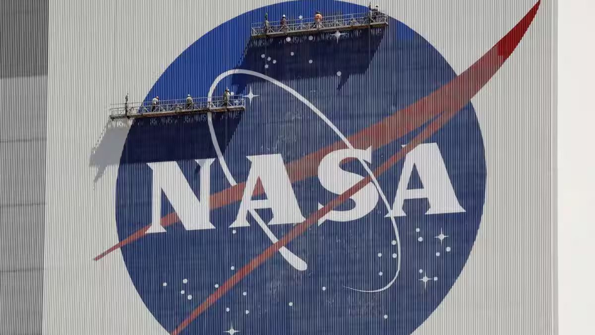 Nasa Aircraft skids in flames during emergency landing in Texas – Firstpost